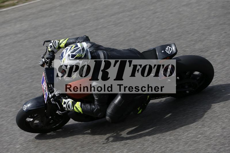 /10 20.04.2026  Pluess Moto Sport ADR/Freies Fahren/88-1